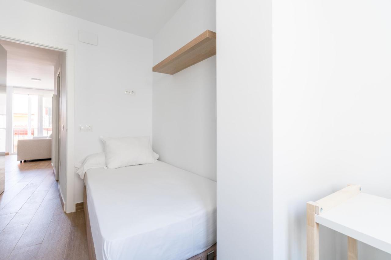 Holi-Rent Pureza Apartment Seville Exterior photo