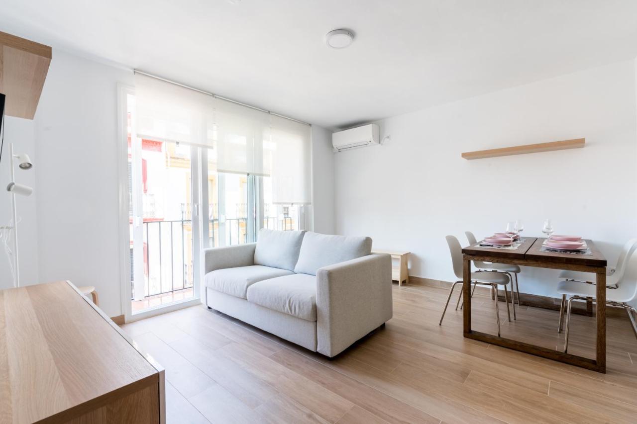 Holi-Rent Pureza Apartment Seville Exterior photo