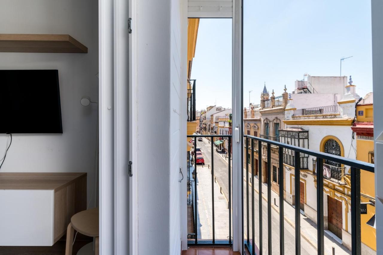 Holi-Rent Pureza Apartment Seville Exterior photo