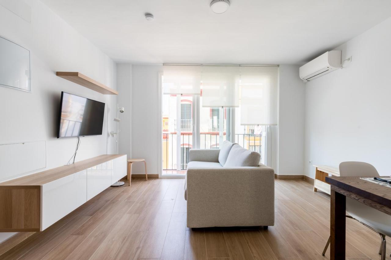 Holi-Rent Pureza Apartment Seville Exterior photo